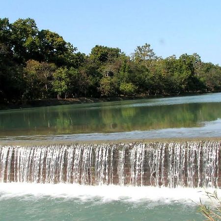 Lakhimpur V Resorts Dudhwa Wilderness Camp المظهر الخارجي الصورة